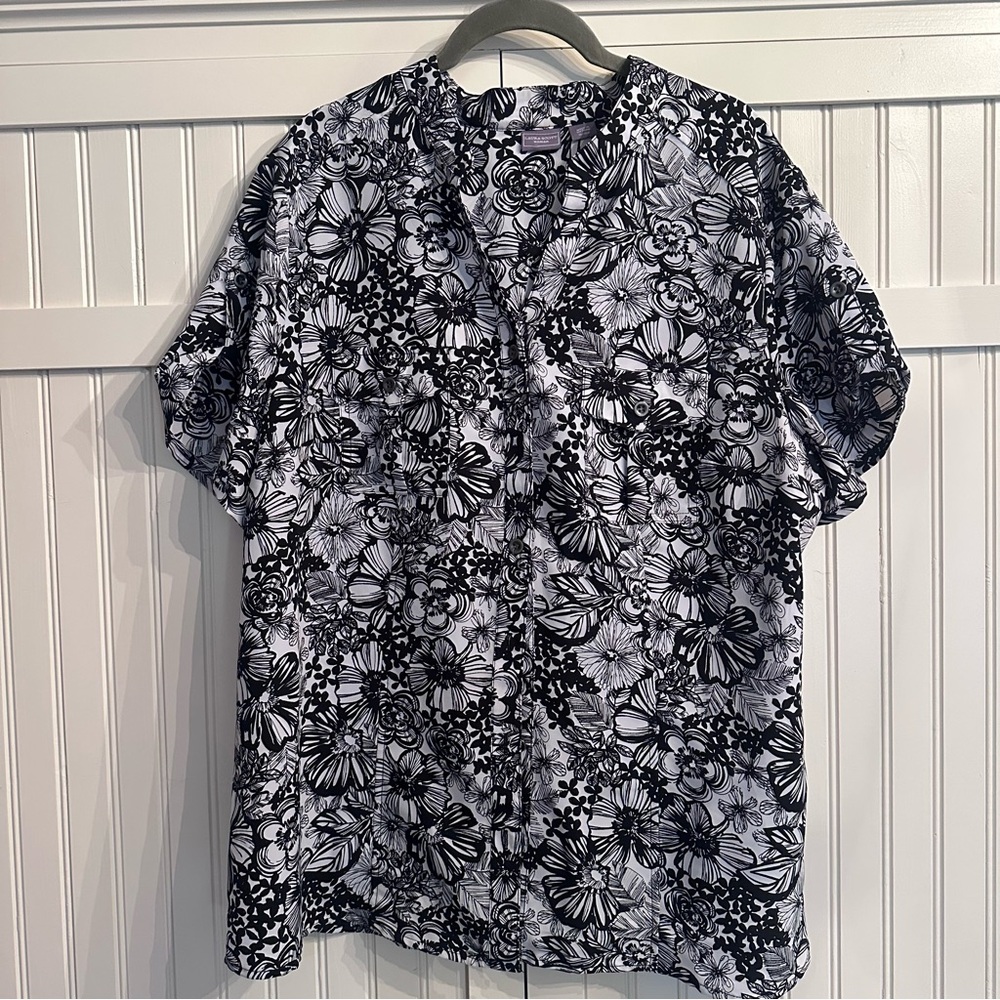 Laura Scott Black and White Floral Blouse
